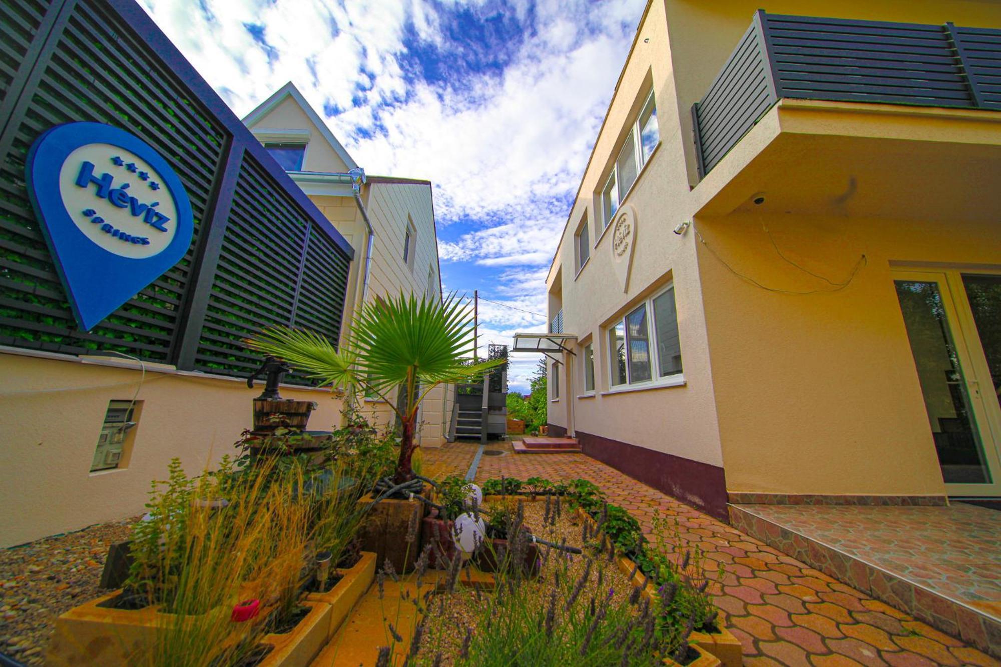 ****Heviz Springs Apartments Экстерьер фото