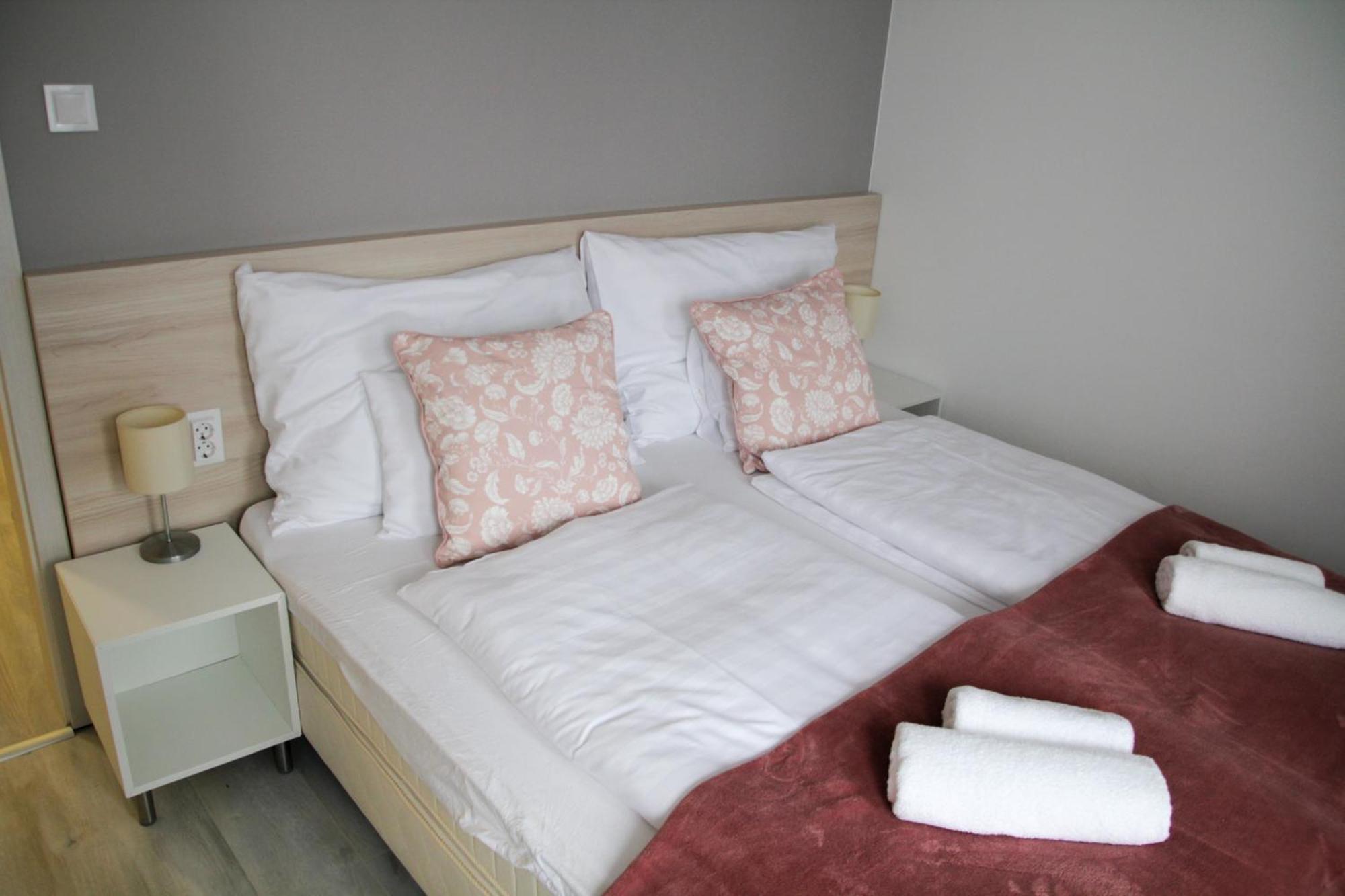****Heviz Springs Apartments Экстерьер фото